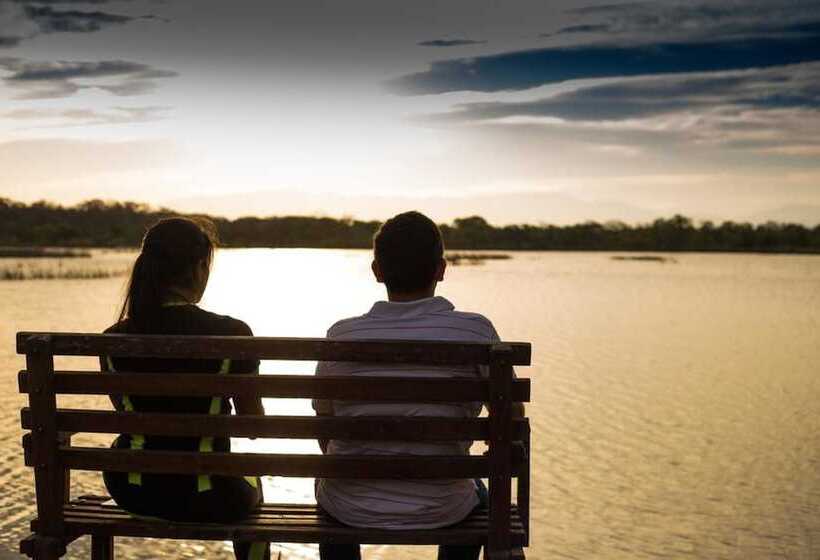 فندق Howard Johnson By Wyndham Rosario De La Frontera