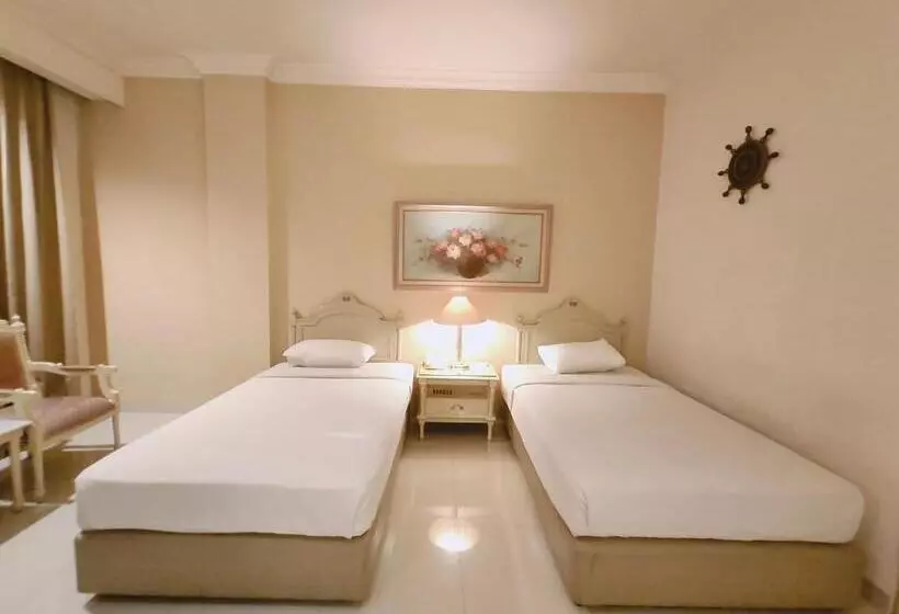 호텔 Indah Palace Solo