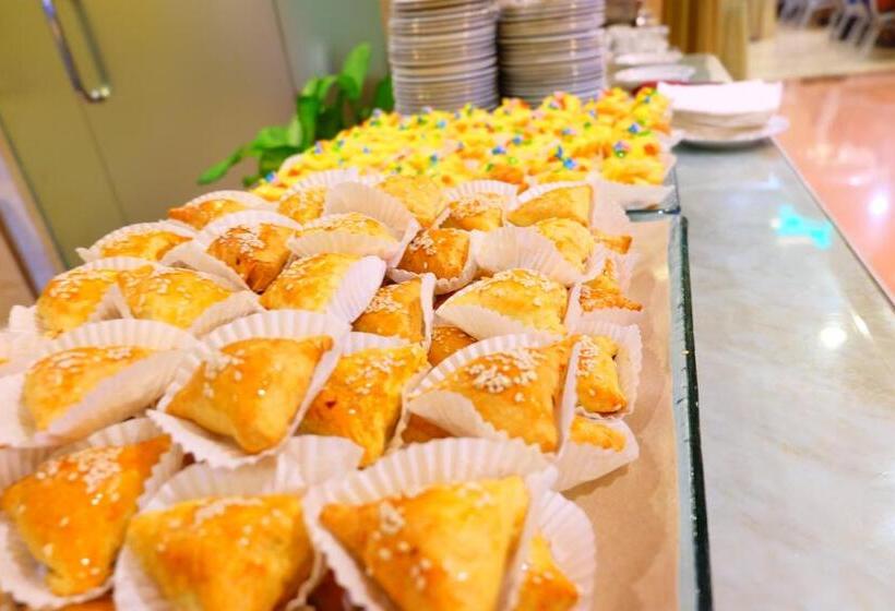 فندق Indah Palace Solo