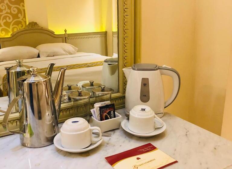 فندق Indah Palace Solo