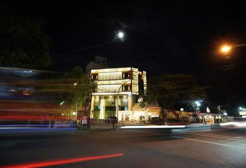 호텔 Indah Palace Solo