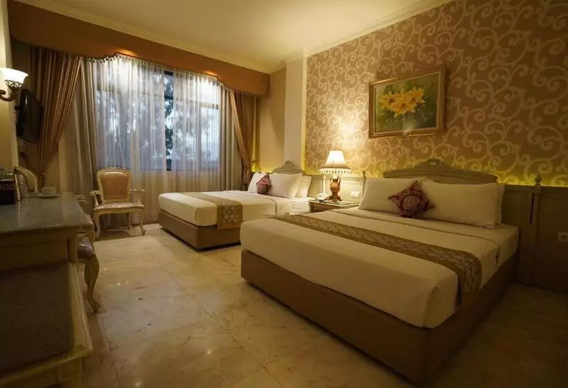 호텔 Indah Palace Solo