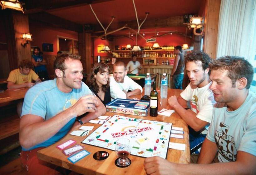 هتل Marcopolo Inn Hostel Bariloche