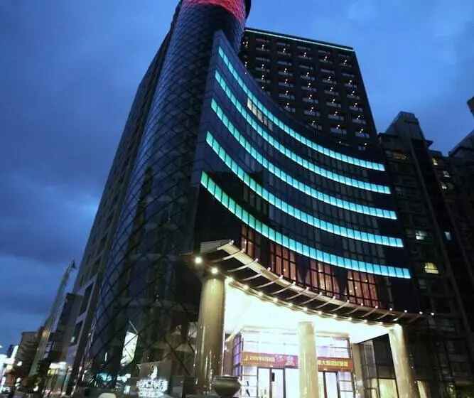 هتل Monarch Skyline