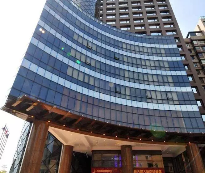 هتل Monarch Skyline