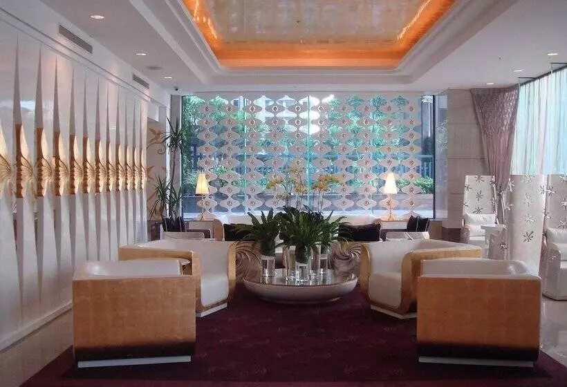 هتل Monarch Skyline