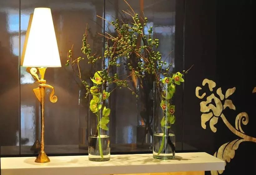 هتل Monarch Skyline