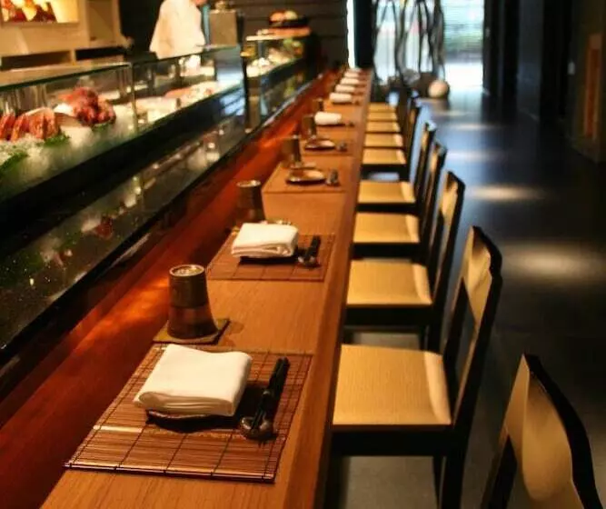 هتل Monarch Skyline