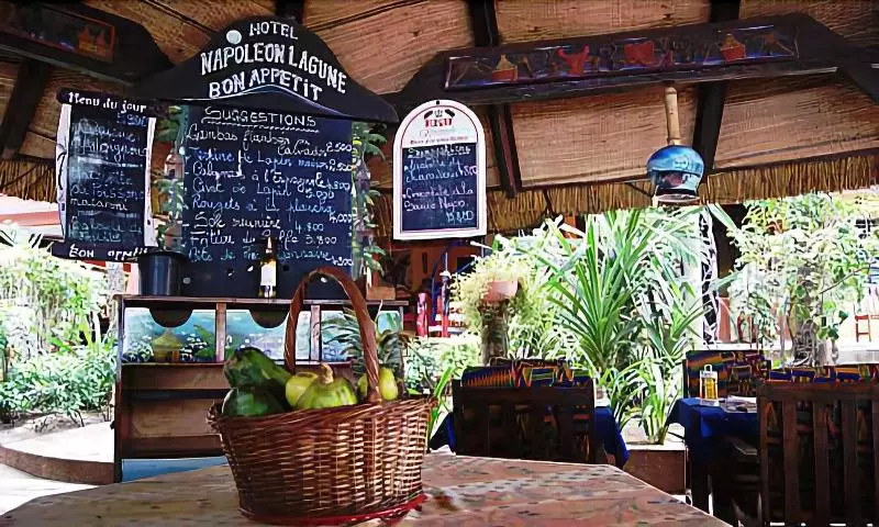 هتل Napoleon Lagune