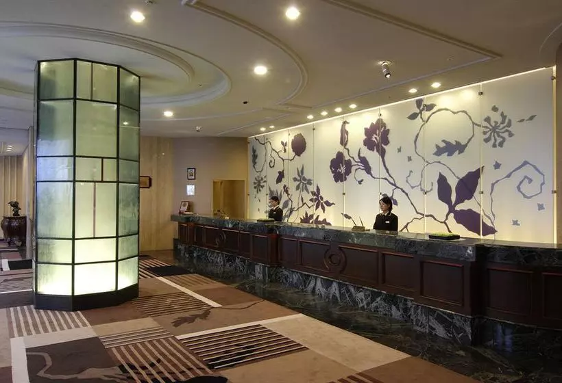 فندق Royal Oak  Spa & Gardens