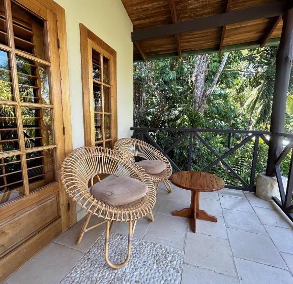 هتل The Falls At Manuel Antonio