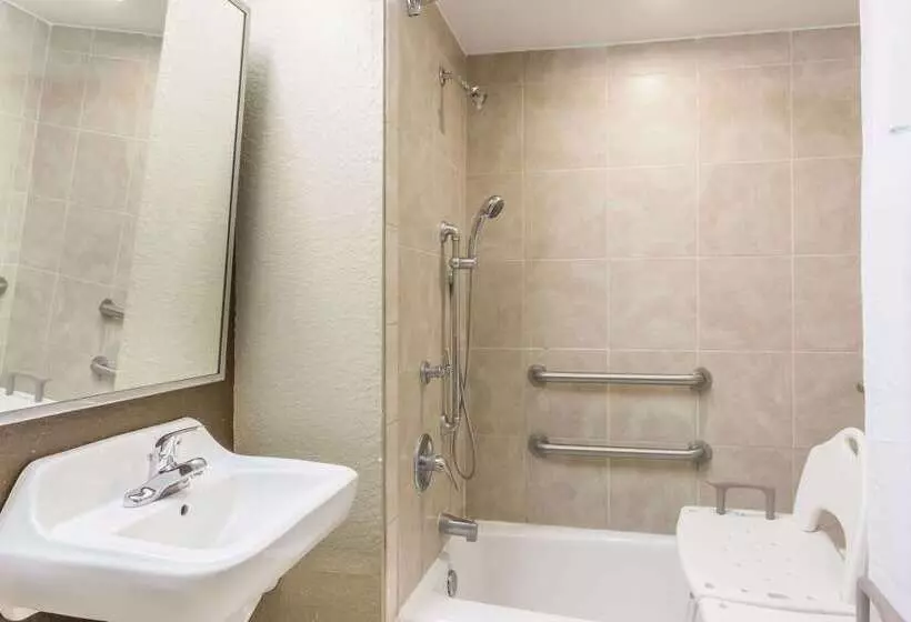 Microtel Inn & Suites By Wyndham Jacksonville Airport