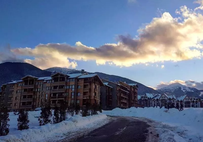 Saint Ivan Ski Apartments