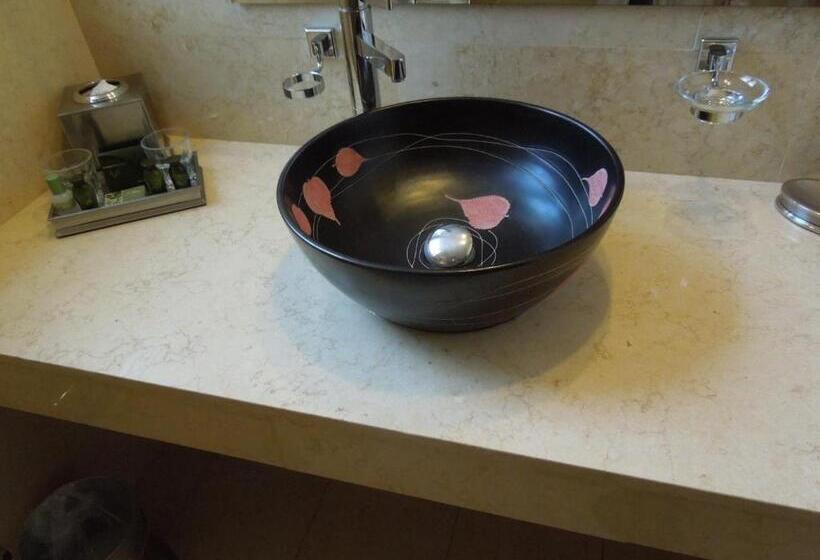 The Eldon Luxury Suites