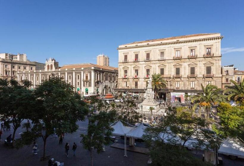 مسافرخانه Da Gianni E Lucia Rooms With Bathroom In The City Center