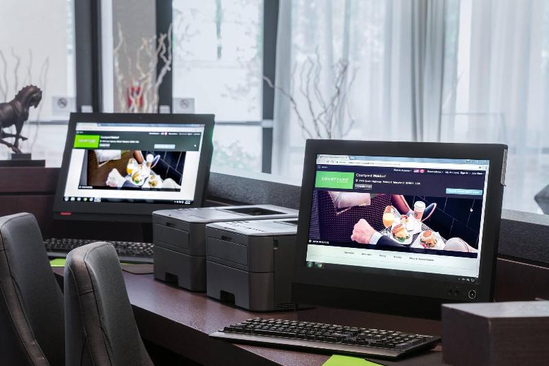 Отель Courtyard By Marriott Waldorf