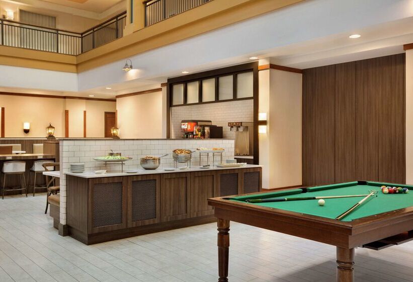 فندق Embassy Suites By Hilton Denver International Airport