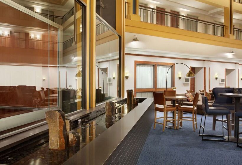 فندق Embassy Suites By Hilton Denver International Airport