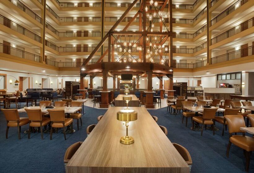 فندق Embassy Suites By Hilton Denver International Airport