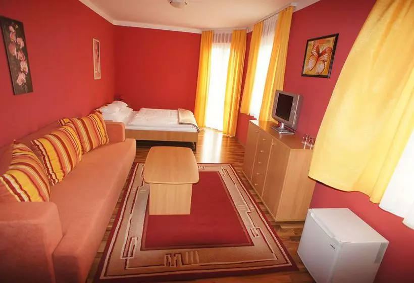 Hotelli Gibraltar Vendeghaz