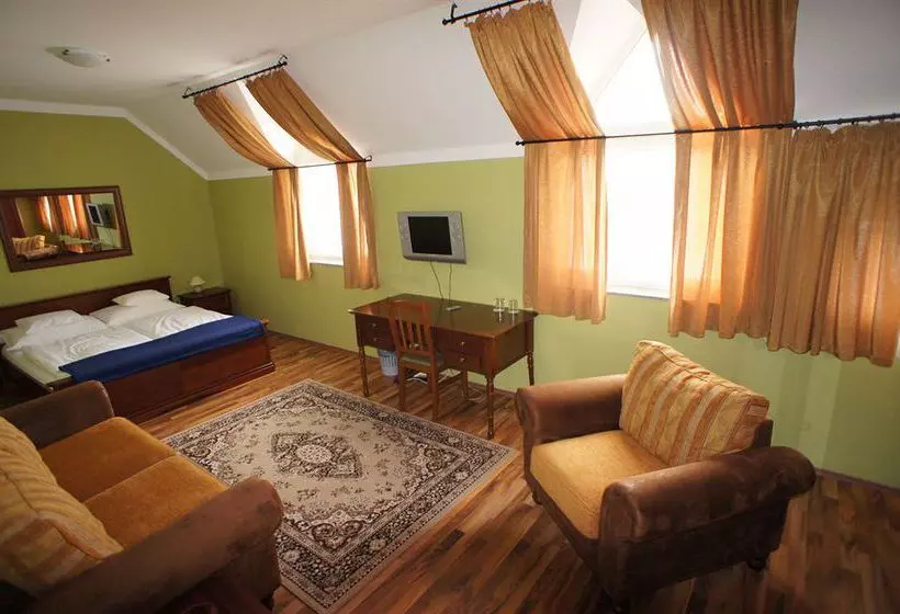 Hotelli Gibraltar Vendeghaz
