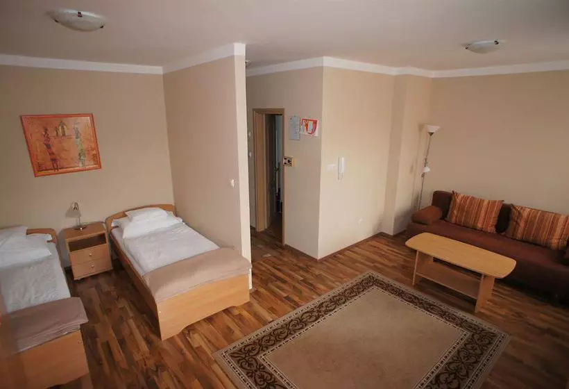 Hotelli Gibraltar Vendeghaz