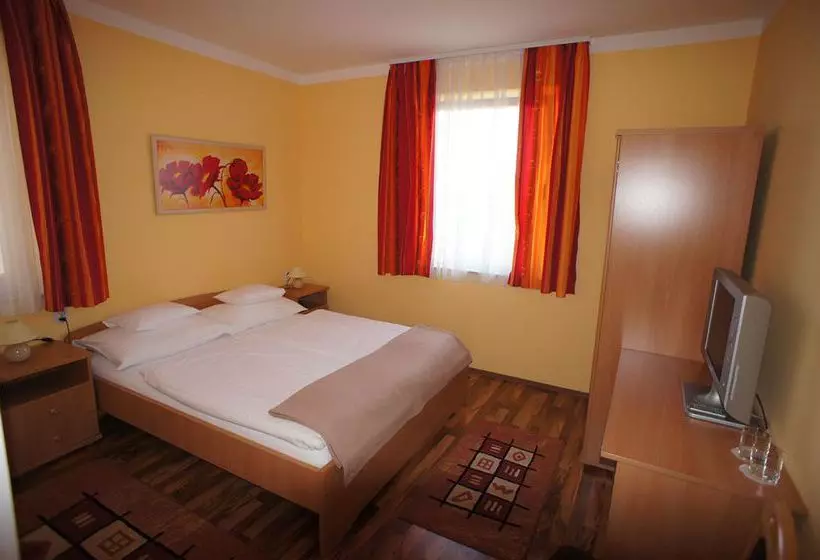 Hotelli Gibraltar Vendeghaz