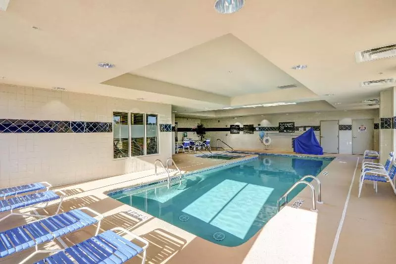 ホテル Hampton Inn & Suites Savannah   I 95 South   Gateway