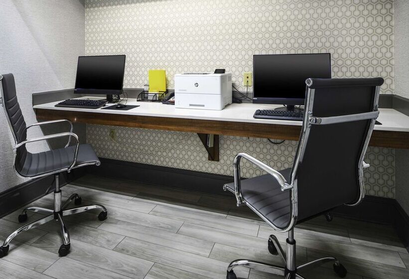 فندق Hampton Inn Bryant