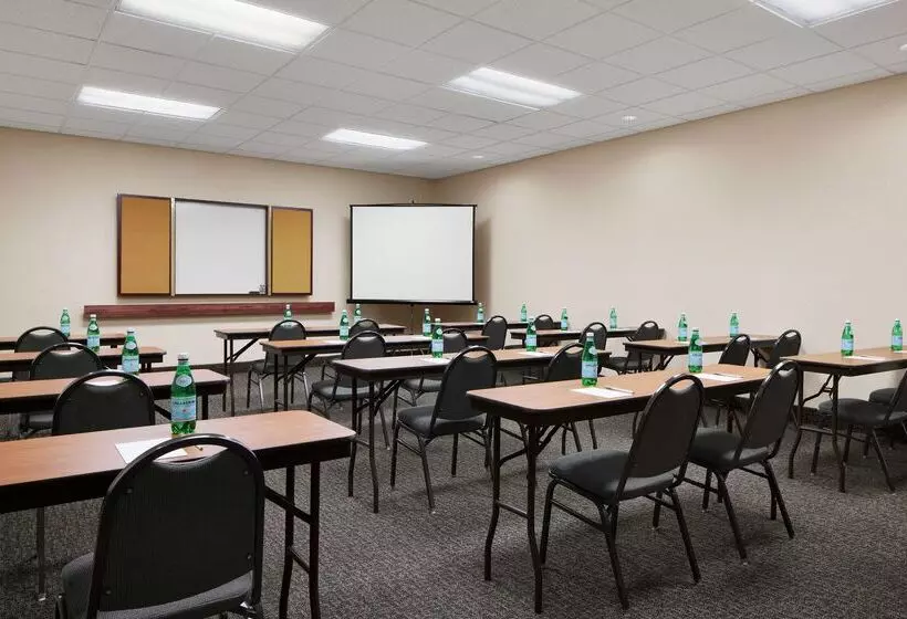 בית מלון כפרי Hampton Inn & Suites Tulsa Southbixby