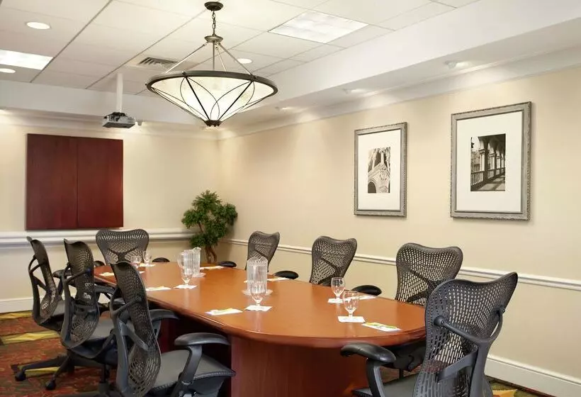 هتل Hilton Garden Inn Harrisburg East