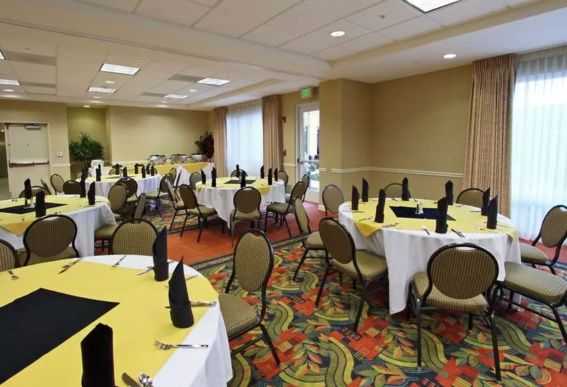 هتل Hilton Garden Inn Oxnard/camarillo