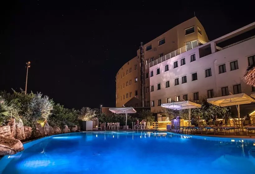 هتل Mercure Olbia