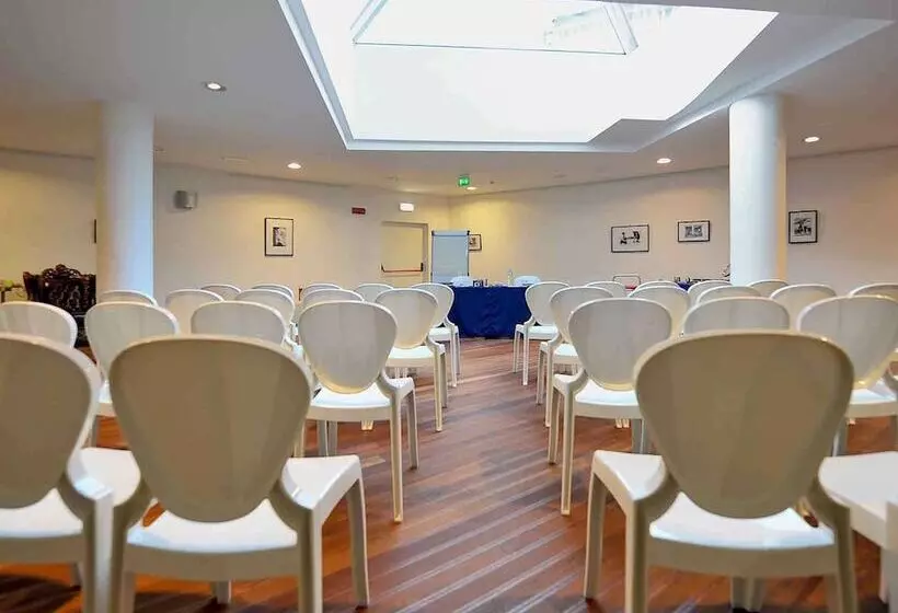 هتل Mercure Olbia