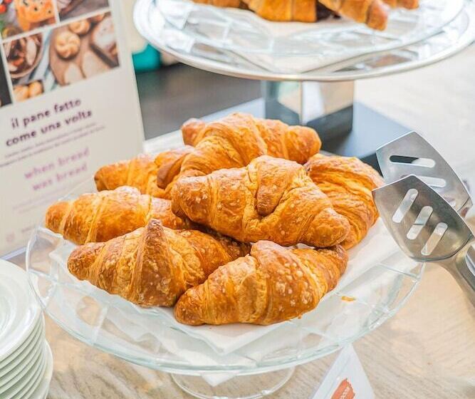 هتل Mercure Olbia