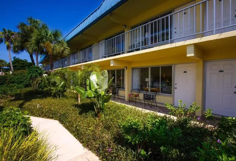 هتل Naples Garden Inn