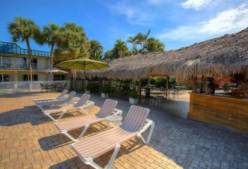 هتل Naples Garden Inn