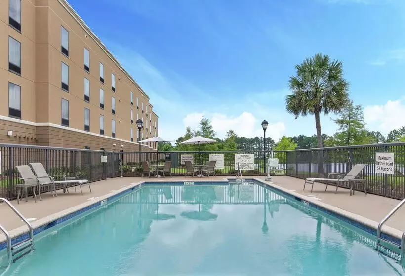 Hampton Inn & Suites Savannahairport
