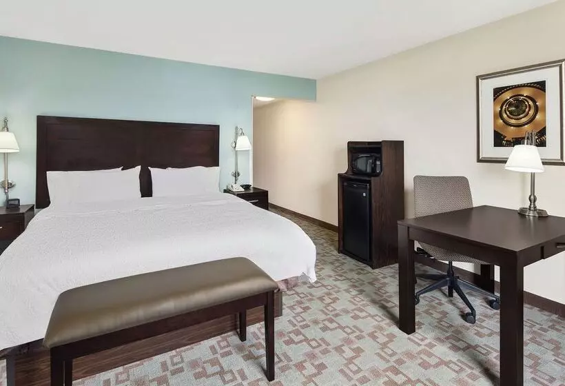 Hampton Inn & Suites Savannahairport