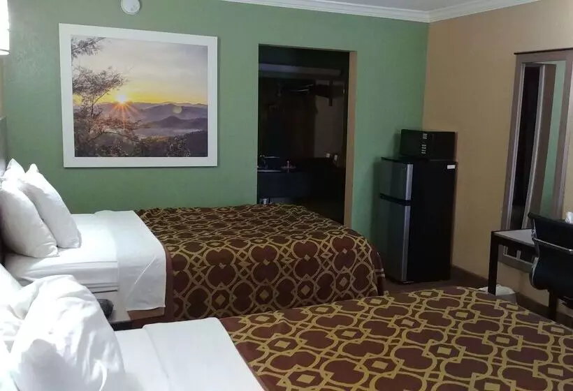 בית מלון כפרי Days Inn By Wyndham Houston East