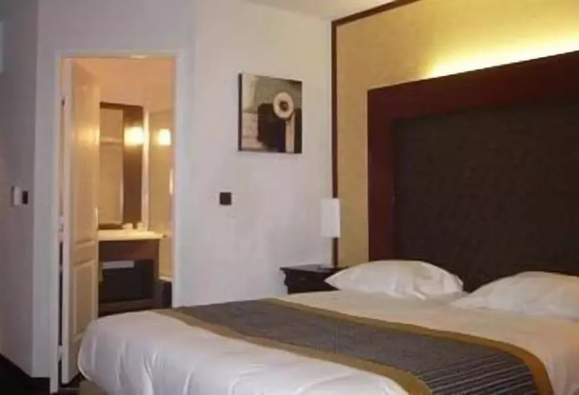 Отель De France