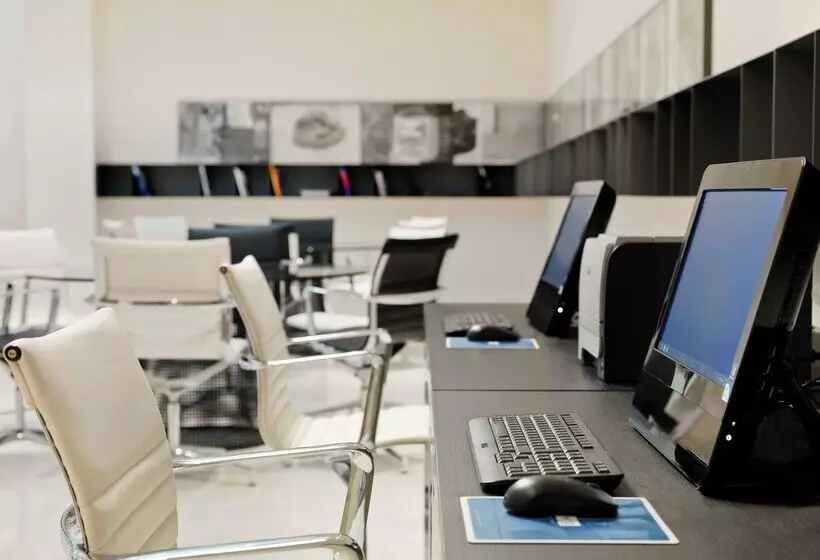 هتل H10 Berlin Ku'damm