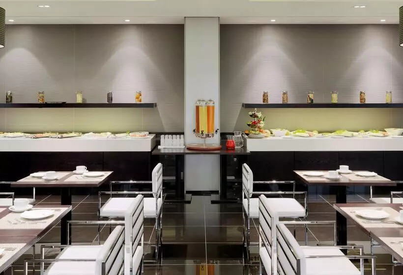 هتل H10 Berlin Ku'damm