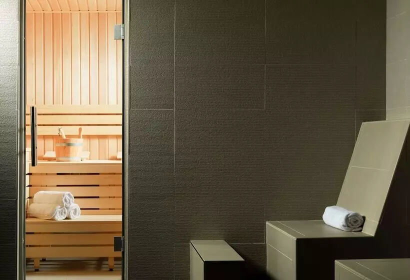 هتل H10 Berlin Ku'damm