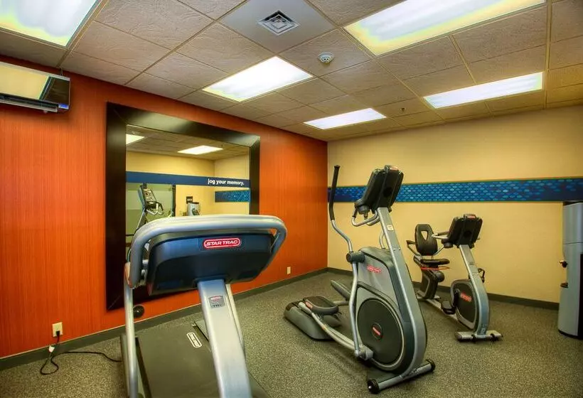 Отель Hampton Inn & Suites Mountain Home