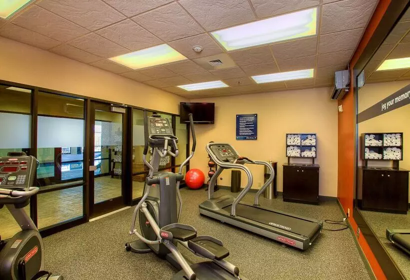 Отель Hampton Inn & Suites Mountain Home