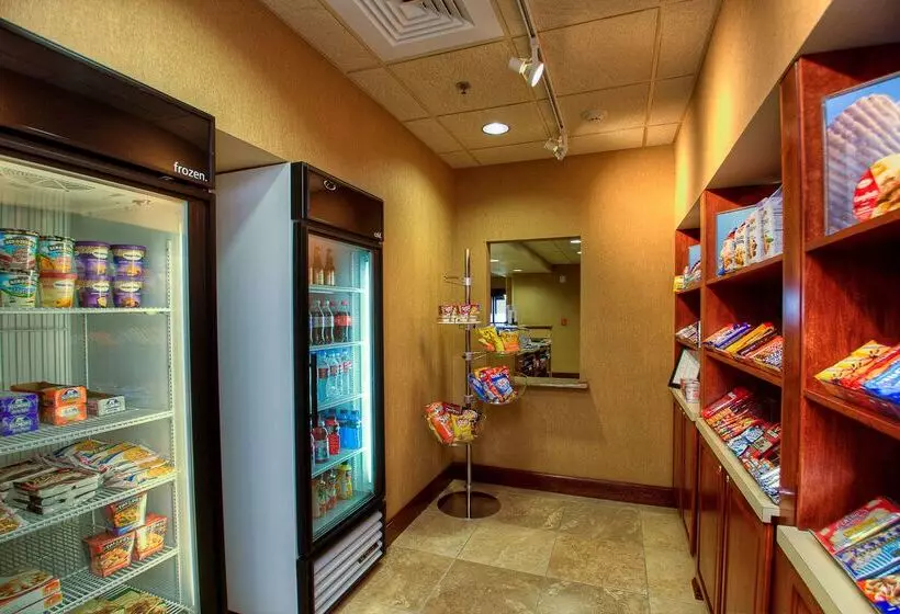 Отель Hampton Inn & Suites Mountain Home