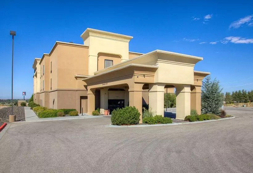 Отель Hampton Inn & Suites Mountain Home