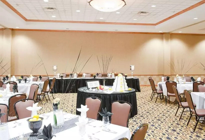 هتل Hampton Inn & Suites Columbia At University