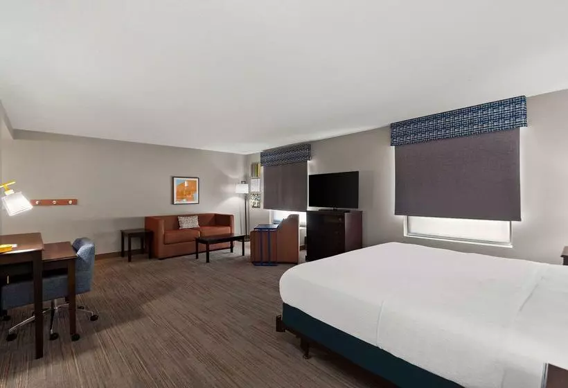 هتل Hampton Inn & Suites Fort Belvoir Alexandria South